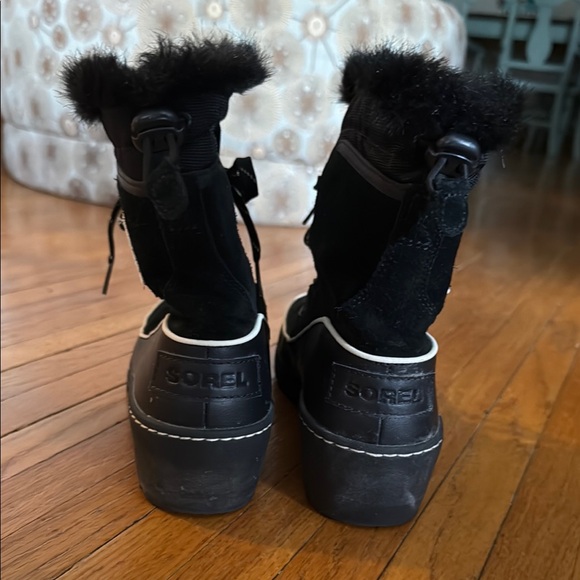 Sorel Black Fur-Trimmed Snow Boots Woman 8.5 - Picture 4 of 8